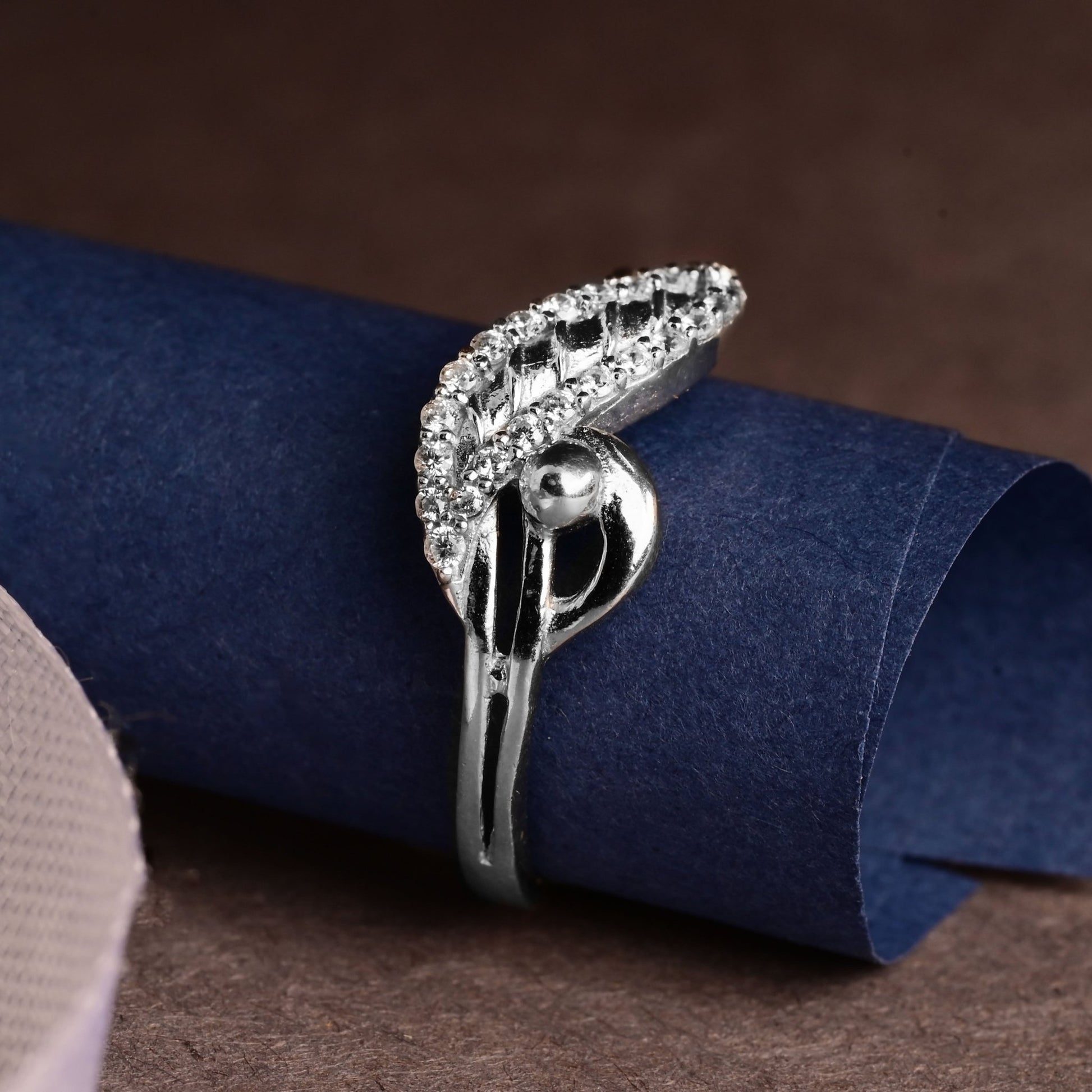 The Dainty Zirconia Pattern Ring - Vinayak - House of Silver