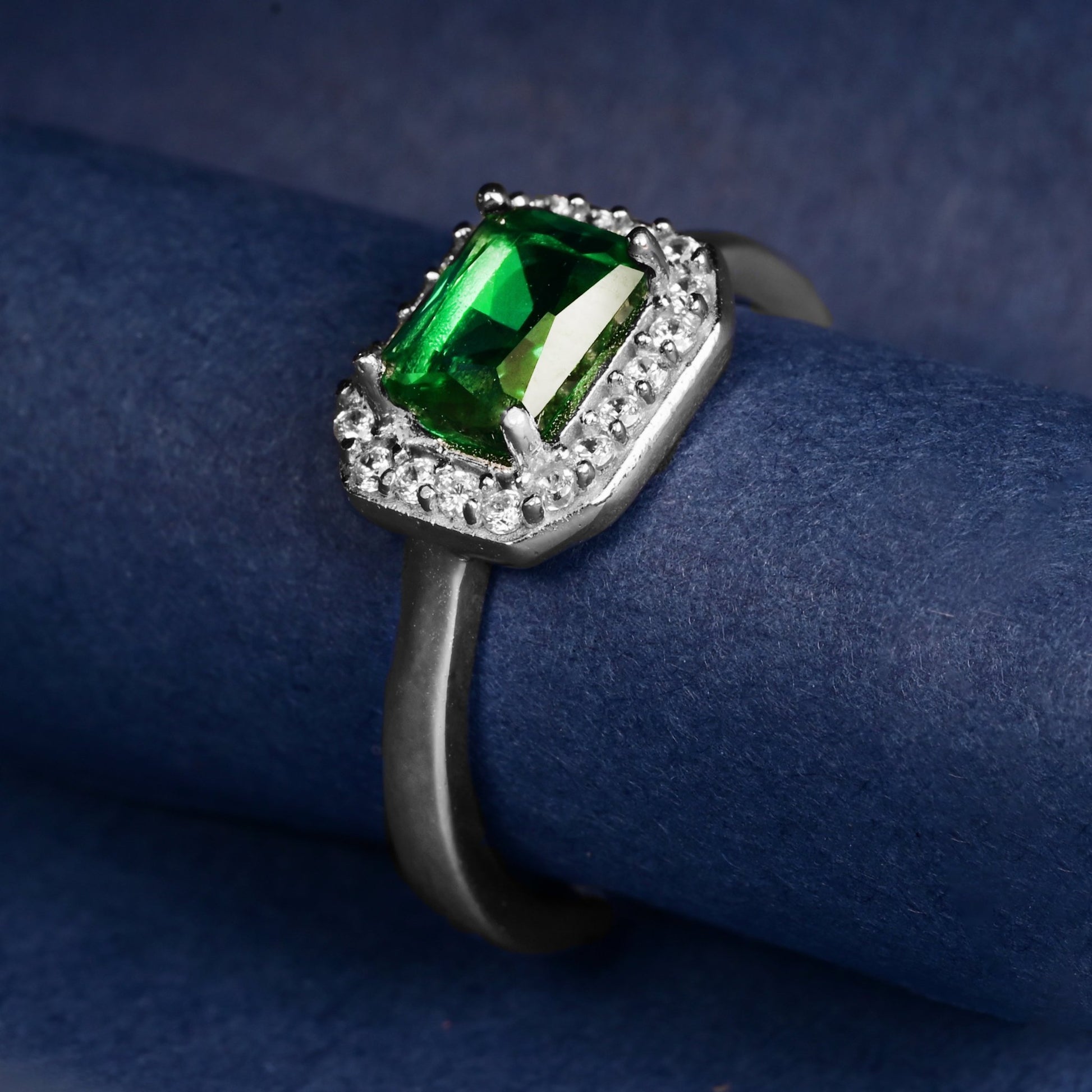 The Emerald Glow Cluster Ring - Vinayak - House of Silver