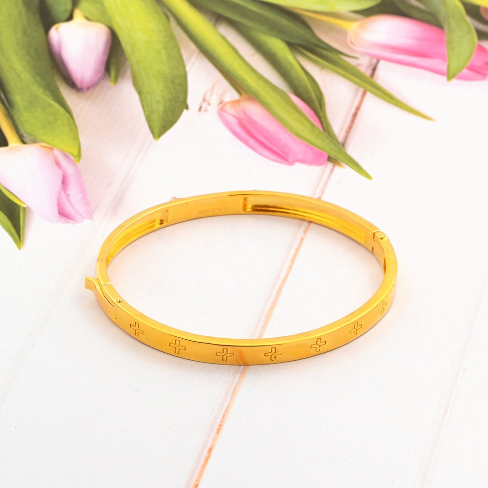 The Minimalist Engraved Silver Bracelet
