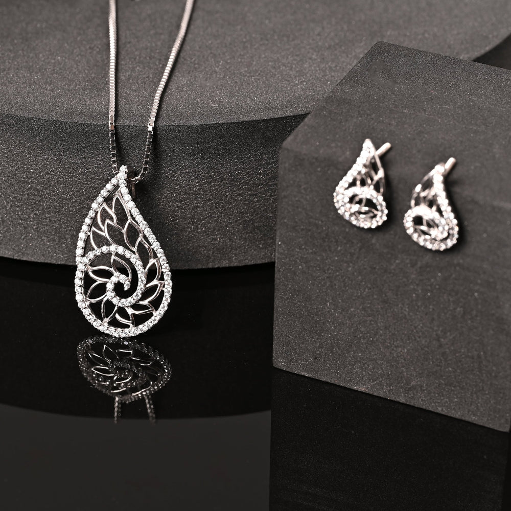 The Mystical Radiance Necklace Set