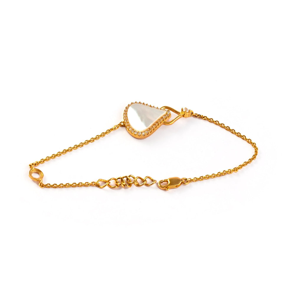 The Pearlescent Elegance Bracelet