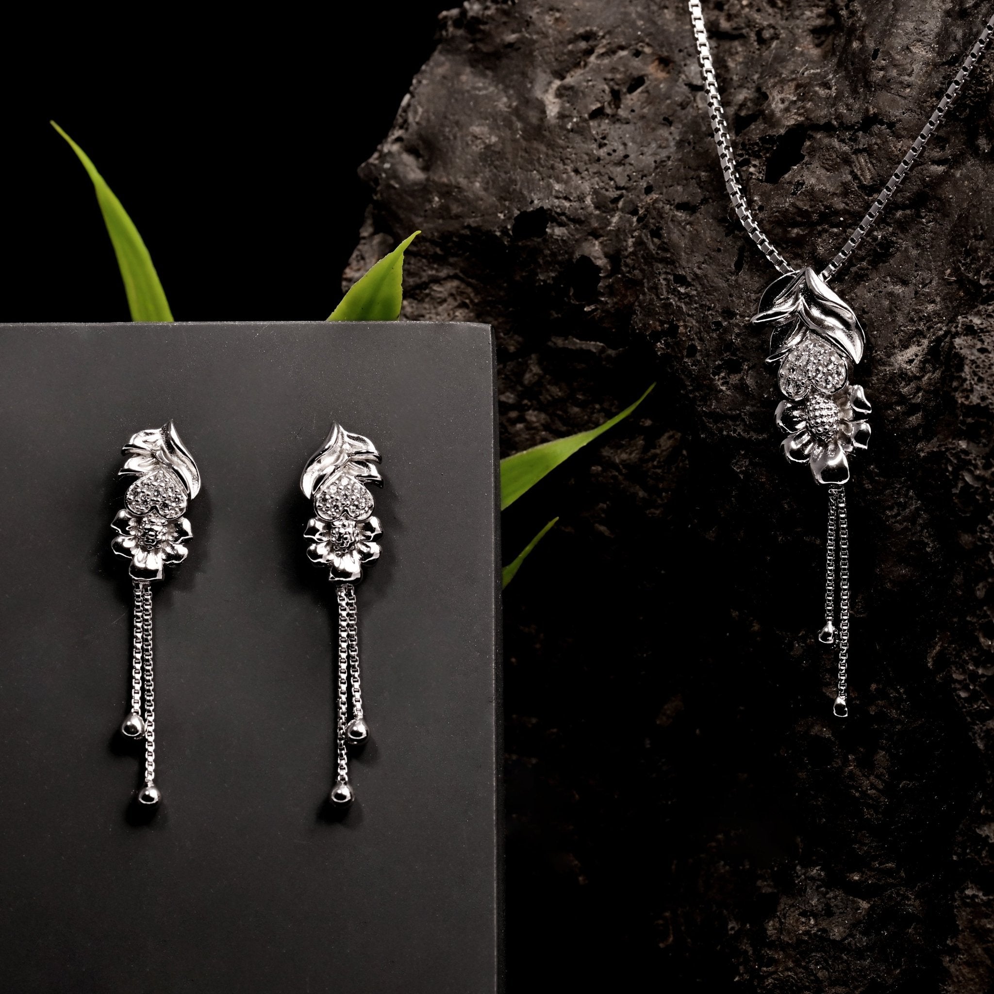 The Petal and Sparkle Necklace Set - Vinayak - House of Silver