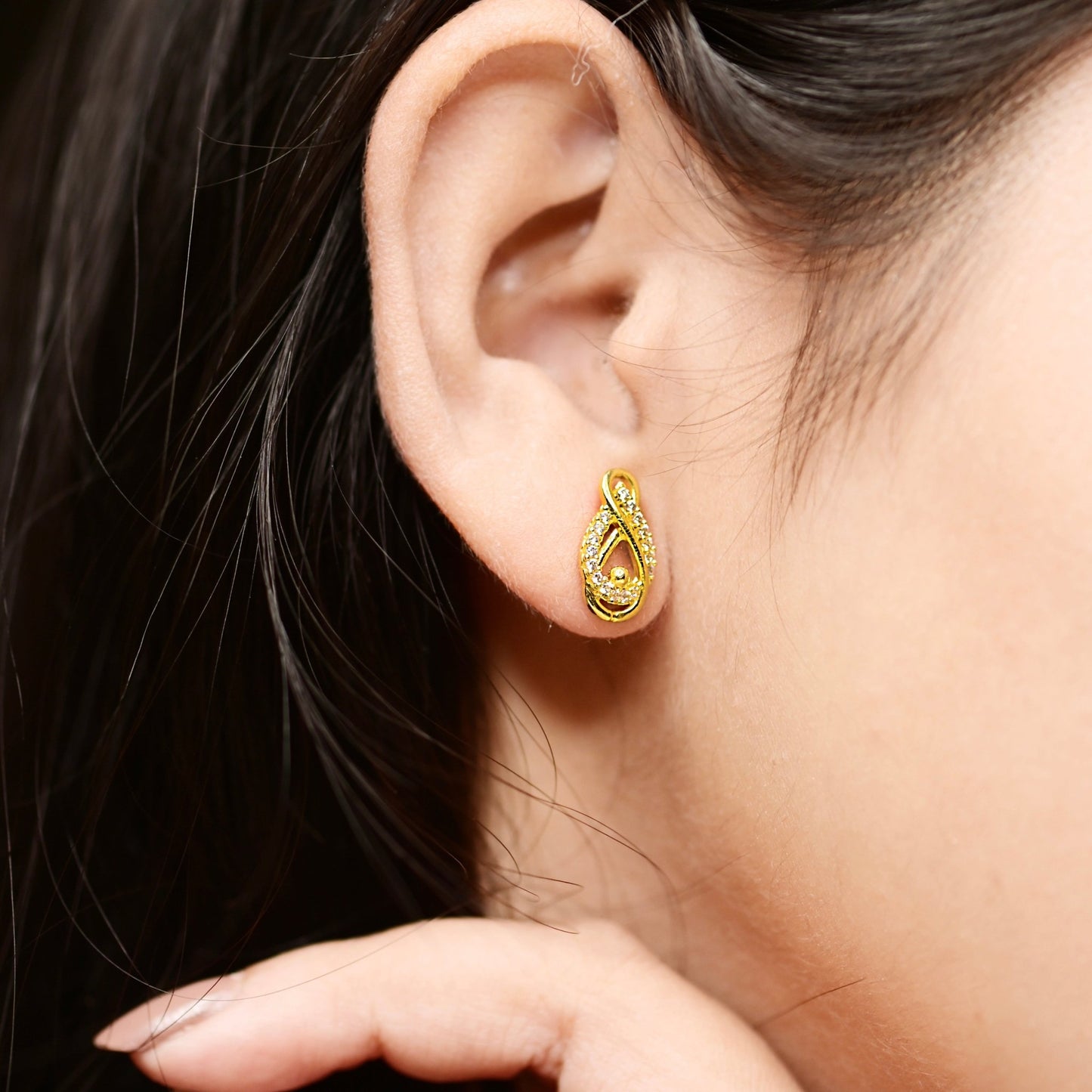 The Serenity Sparkle Earrings - Vinayak - House of Silver