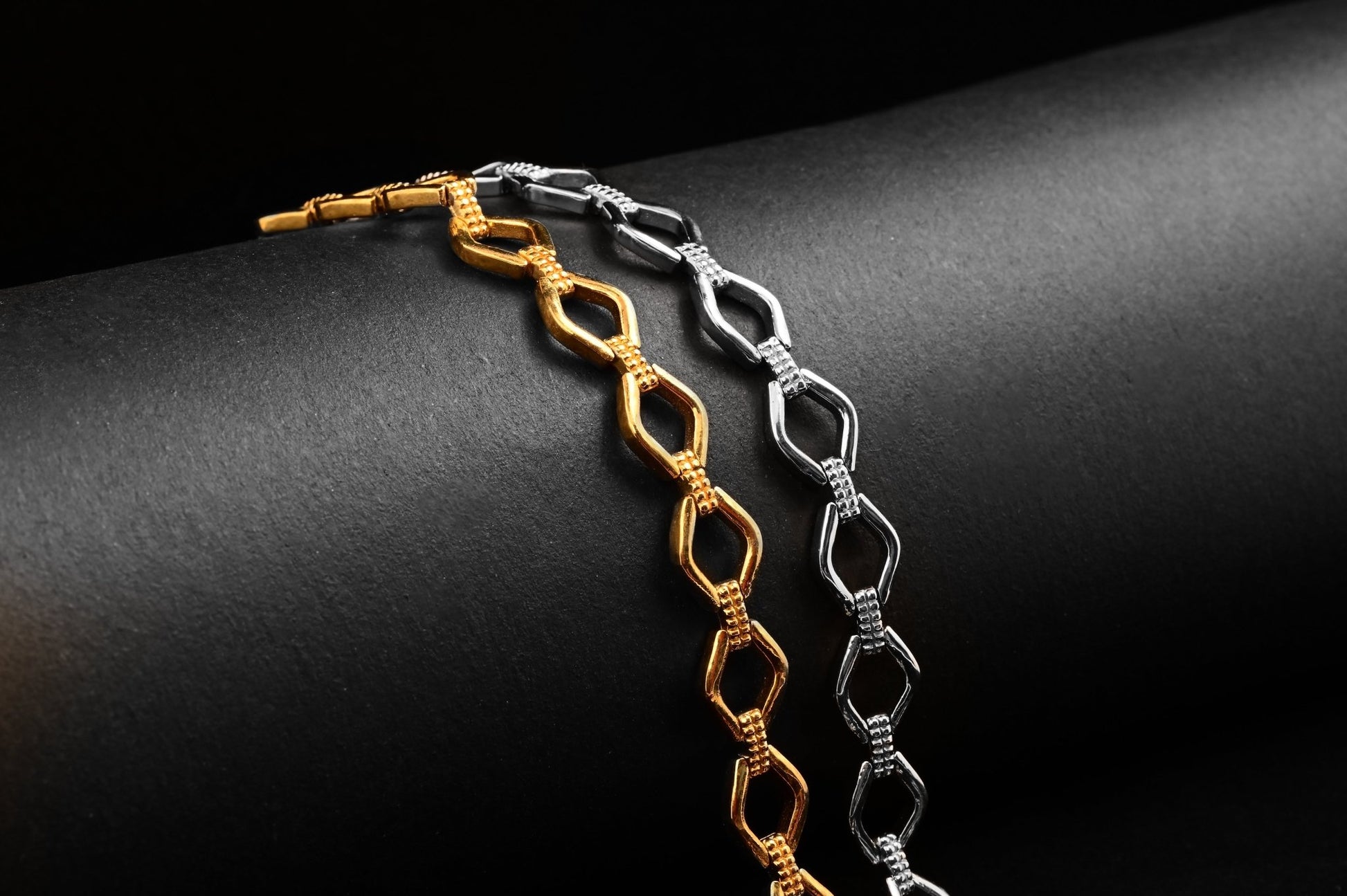 The Sleek Chained Bracelet - Vinayak - House of Silver