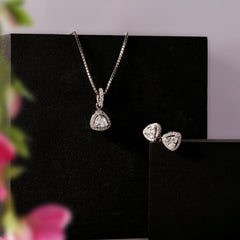 The Solitaire Brilliance Necklace Set