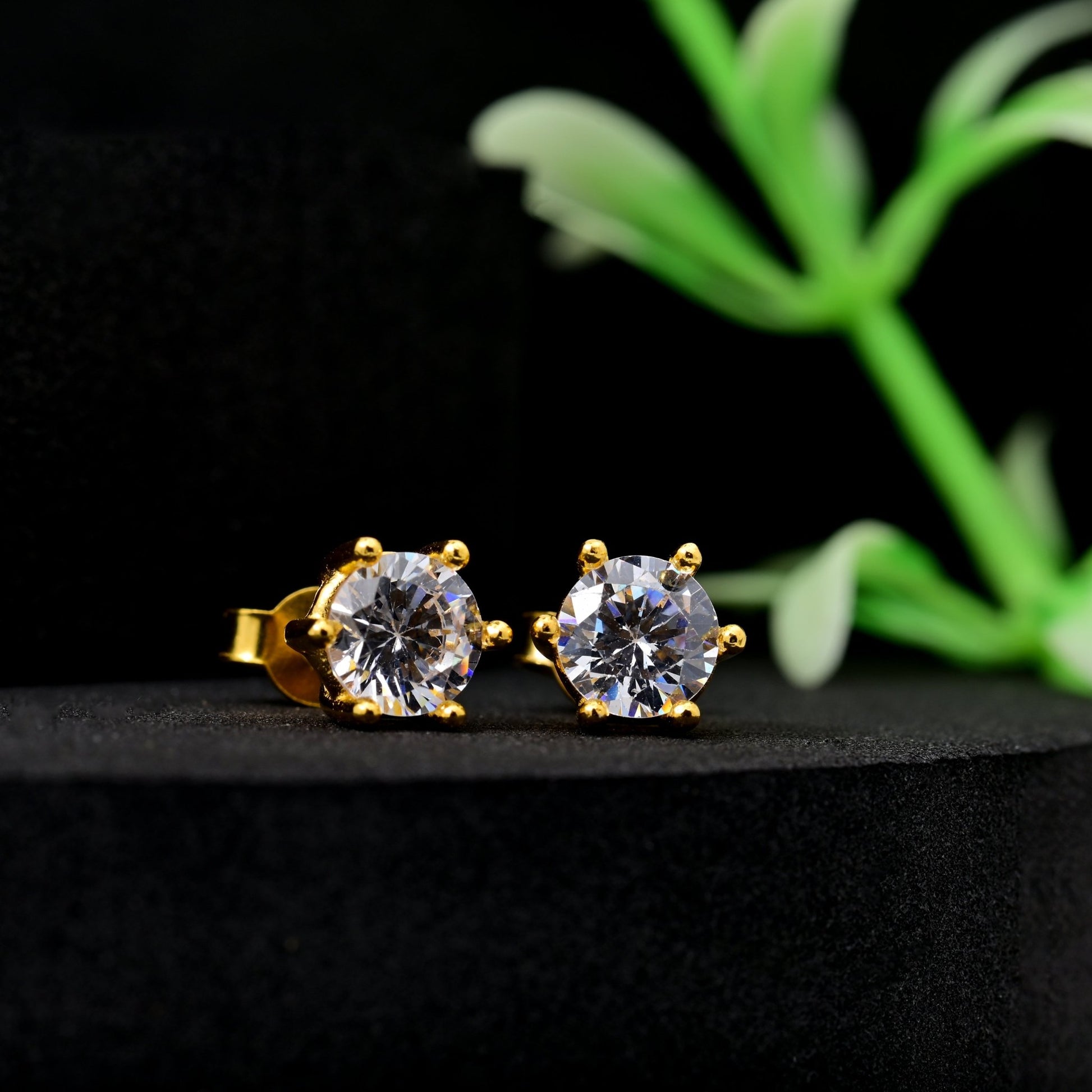 The Solitaire Stud Earrings - Vinayak - House of Silver